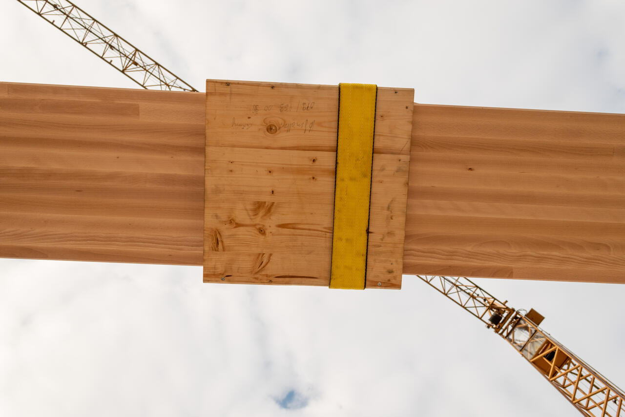 Konstruktionen aus Buchenholz können heute im Hochbau als Alternativen zu Stahl und Beton eingesetzt werden (Bild: Fagus AG)